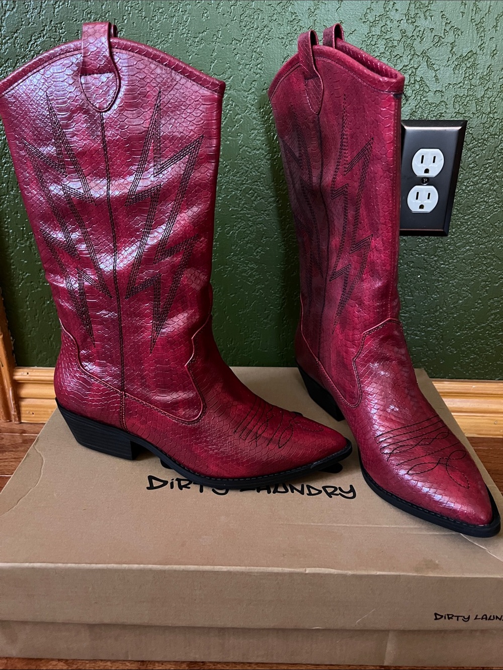 Dirty Laundry Bold Red Western Boots [Size 10]